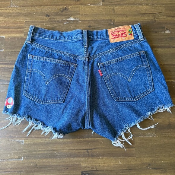 Levi’s X Súper Mario Cut Off Denim Shorts - Picture 2 of 9